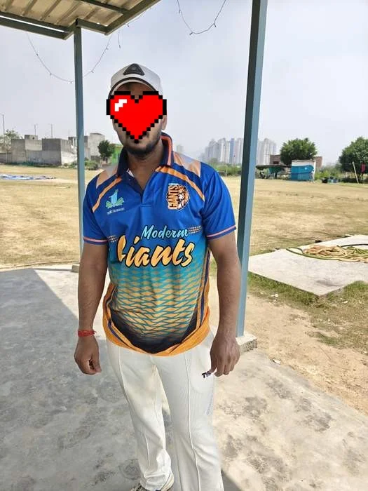 Moderne Giants CC — Gyana Garments Noida Approvd